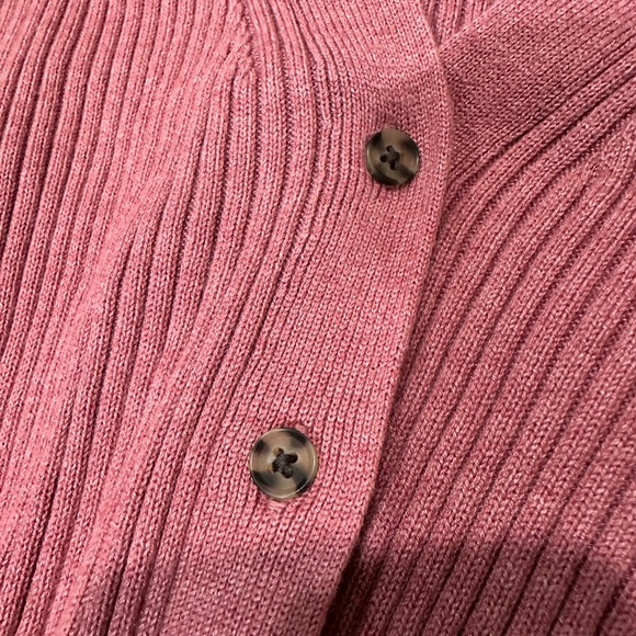 Pink sweater - Picture 3 of 4